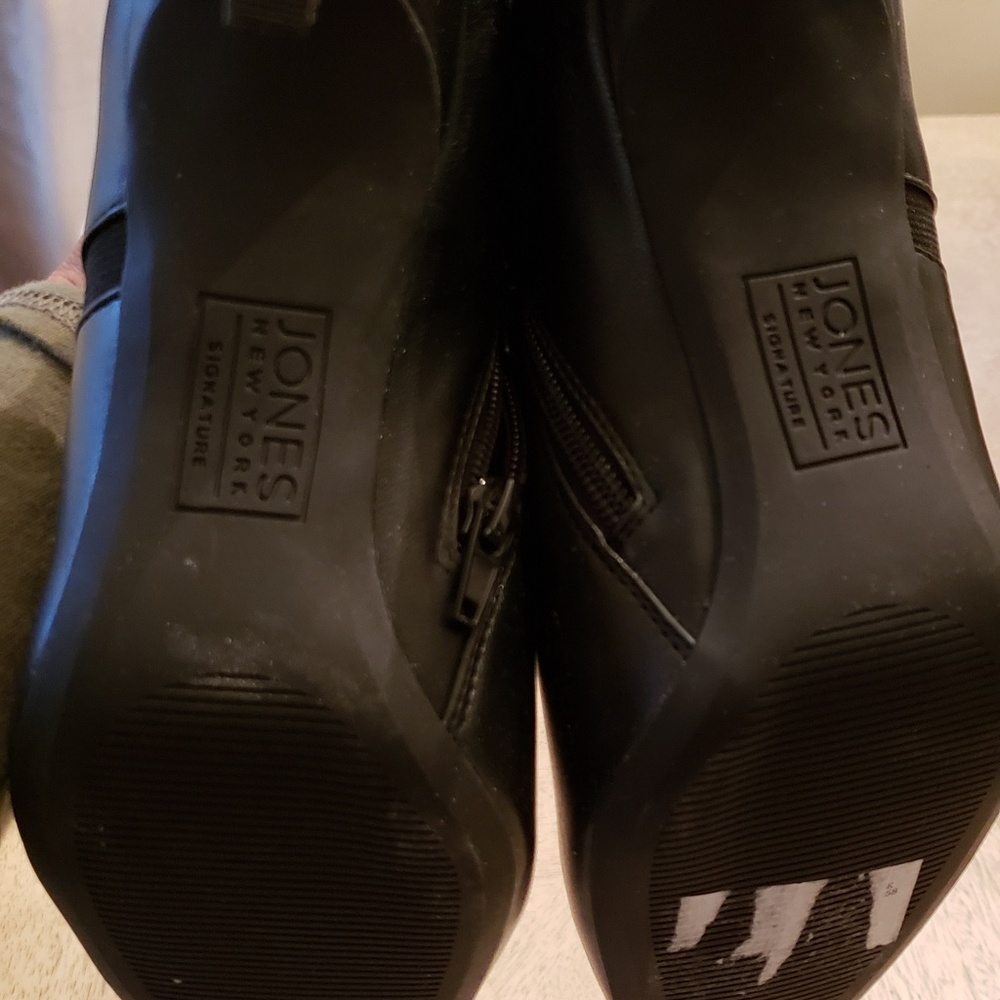 Shoes - Picture 3 of 3
